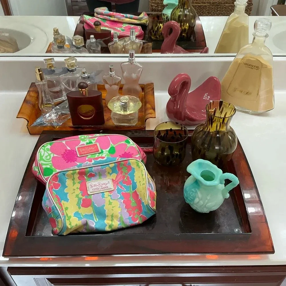 Pair of Brown Vanity Trays (accesories not included)